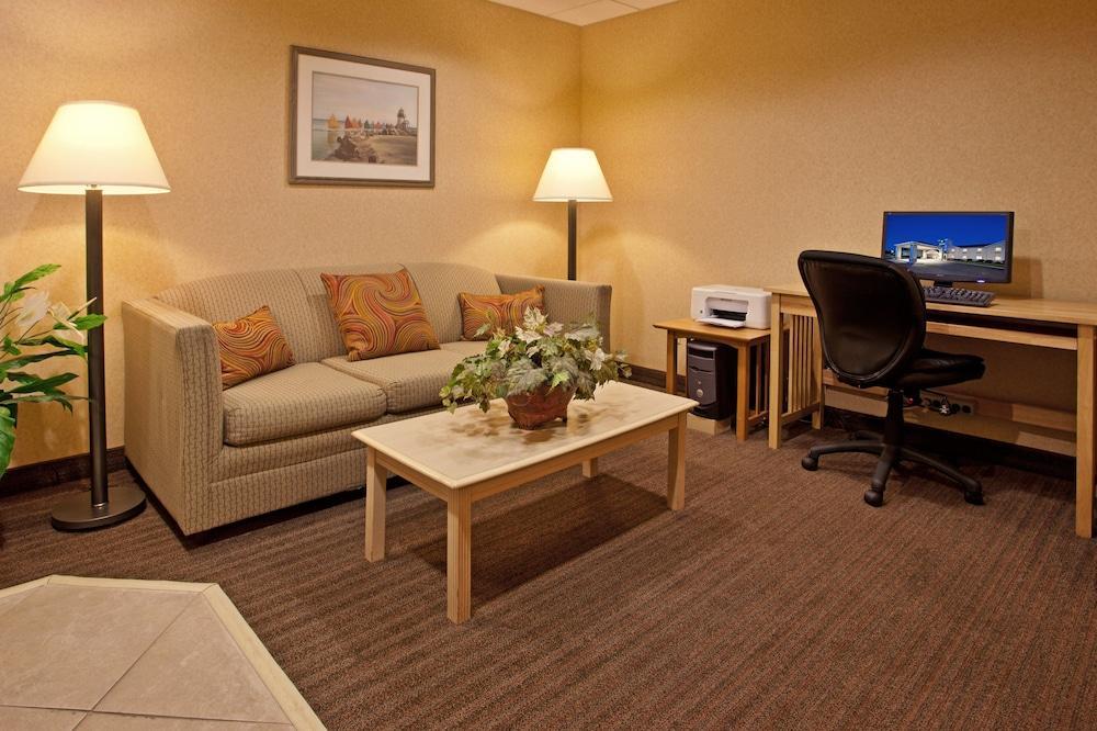 Holiday Inn Express Vermilion By Ihg Exteriér fotografie
