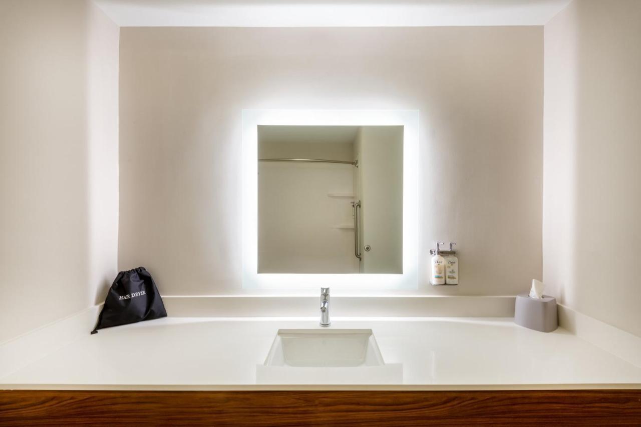 Holiday Inn Express Vermilion By Ihg Exteriér fotografie