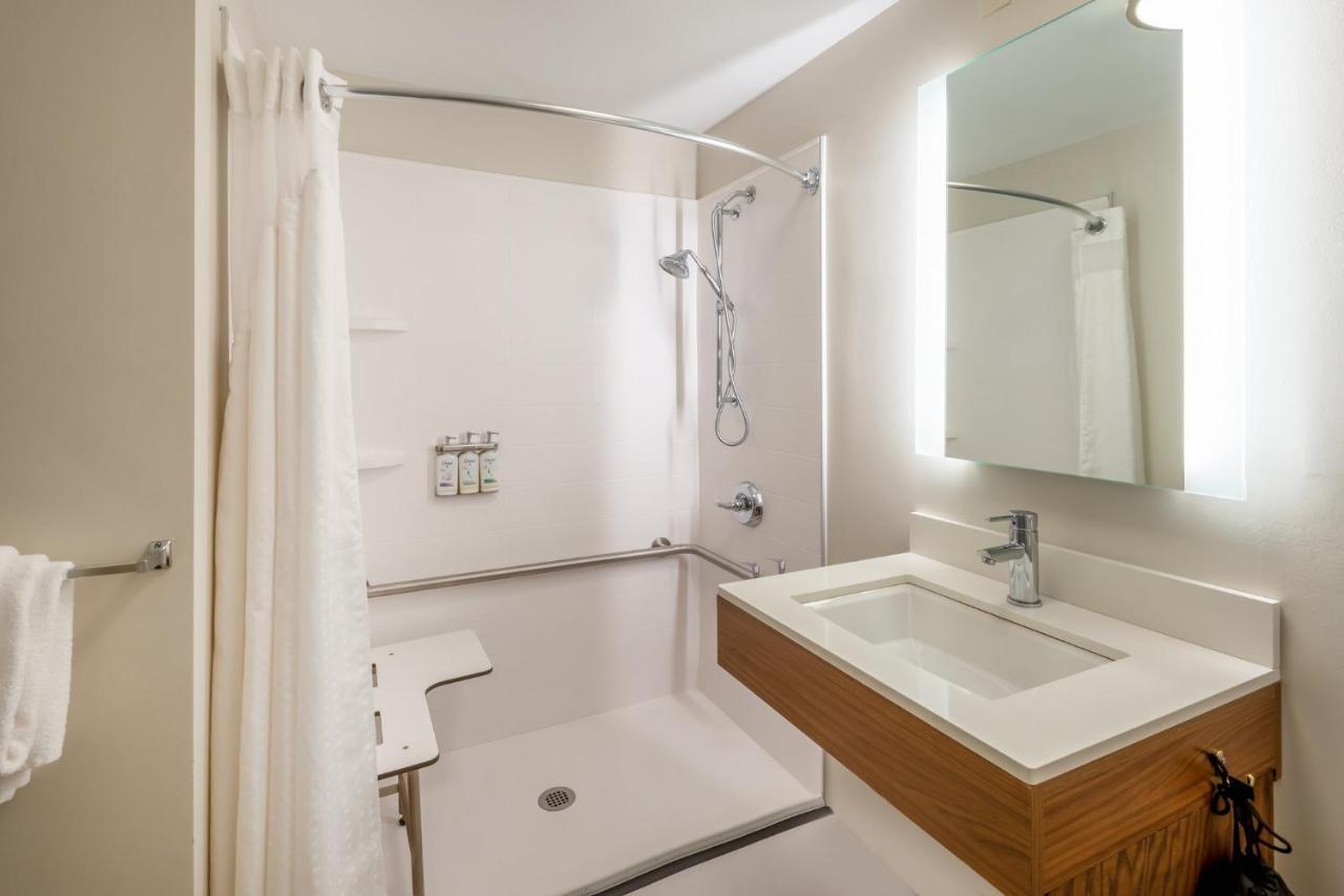 Holiday Inn Express Vermilion By Ihg Exteriér fotografie