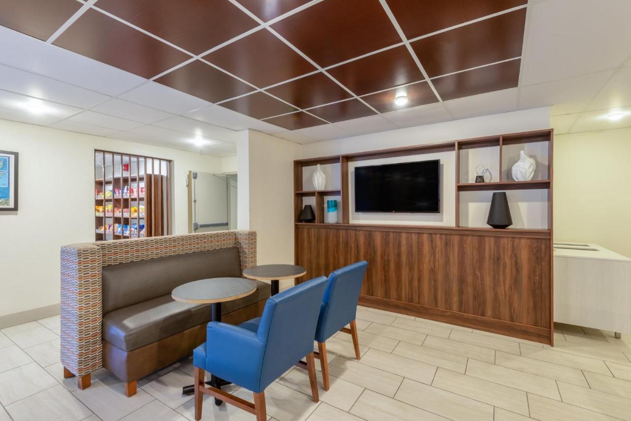 Holiday Inn Express Vermilion By Ihg Exteriér fotografie