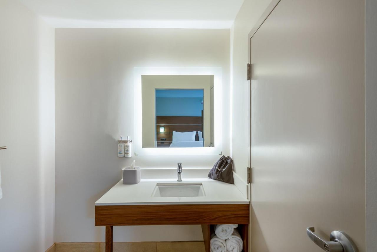 Holiday Inn Express Vermilion By Ihg Exteriér fotografie