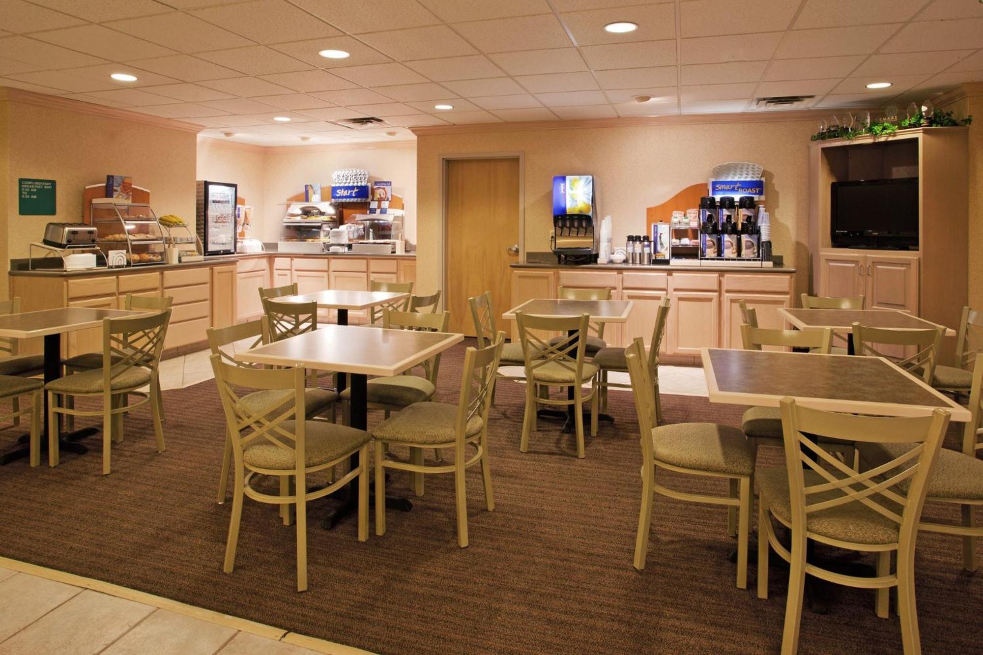 Holiday Inn Express Vermilion By Ihg Exteriér fotografie